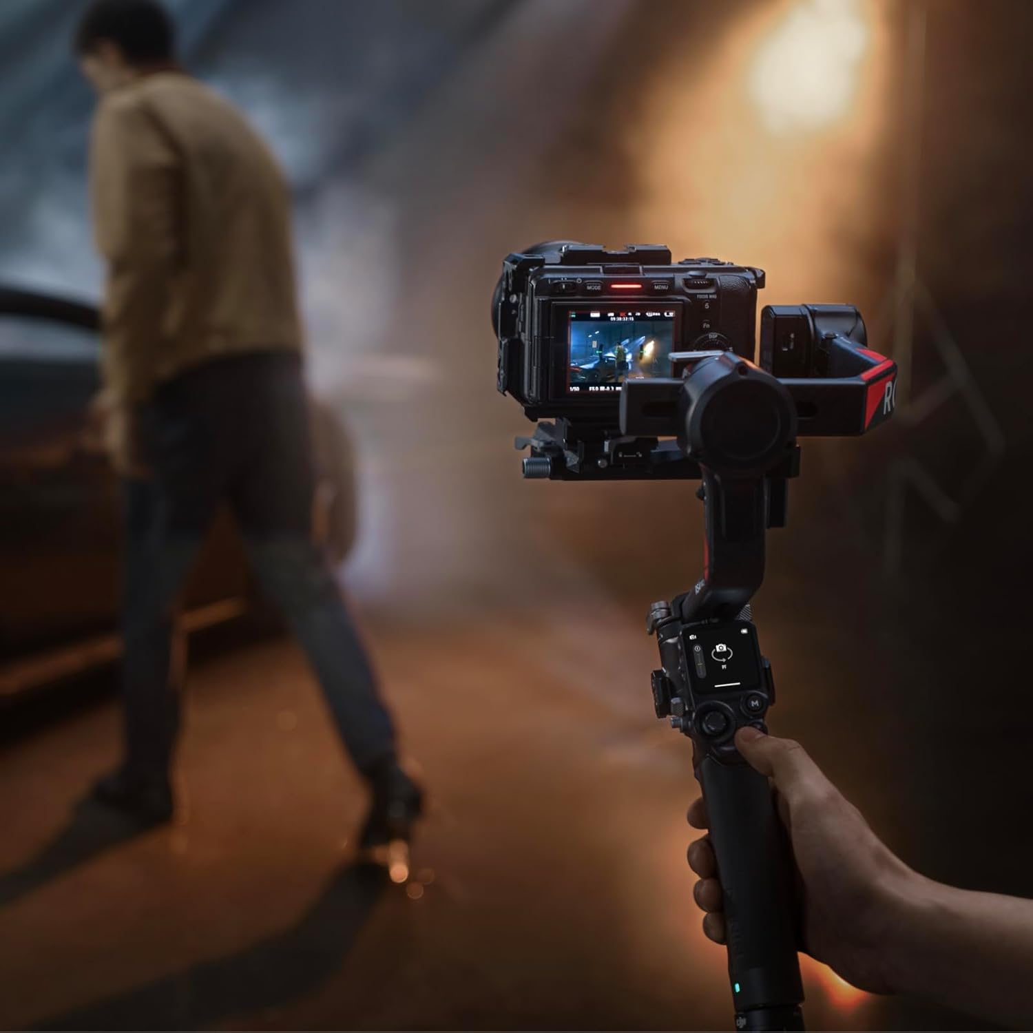 DJI RS 4 Pro, 3-Axis Gimbal Stabilizer for DSLR & Cinema Cameras Canon/Sony/Panasonic/Nikon/Fujifilm, 2-Gen Native Vertical Shooting, 4.5kg (10lbs) Payload, UAE Version, Official Warranty Support