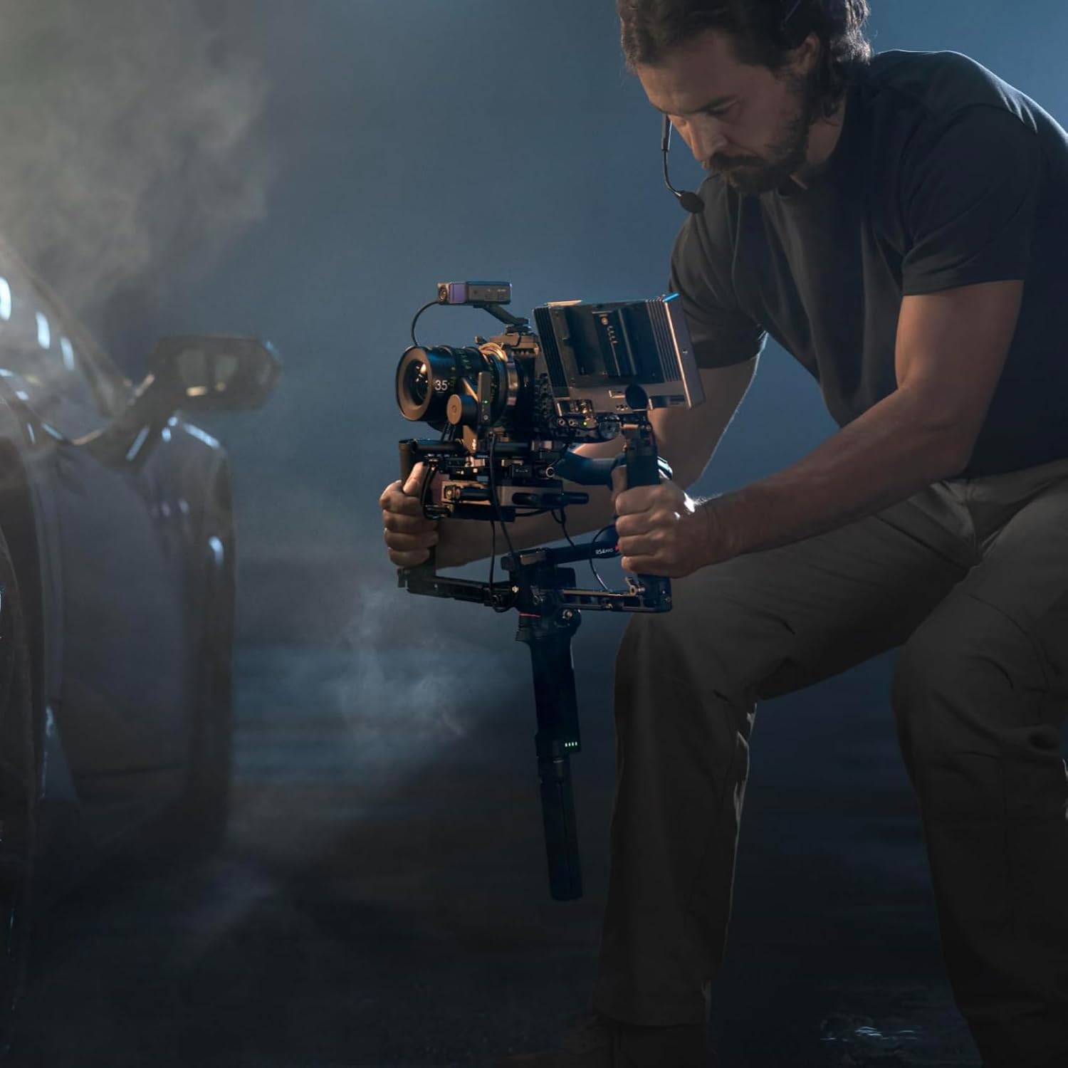 DJI RS 4 Pro Combo, 3-Axis Gimbal Stabilizer for DSLR & Cinema Cameras Canon/Sony/Panasonic/Nikon/Fujifilm, Native Vertical Shooting, 4.5kg/10lbs Payload, UAE Version, Official Warranty Support