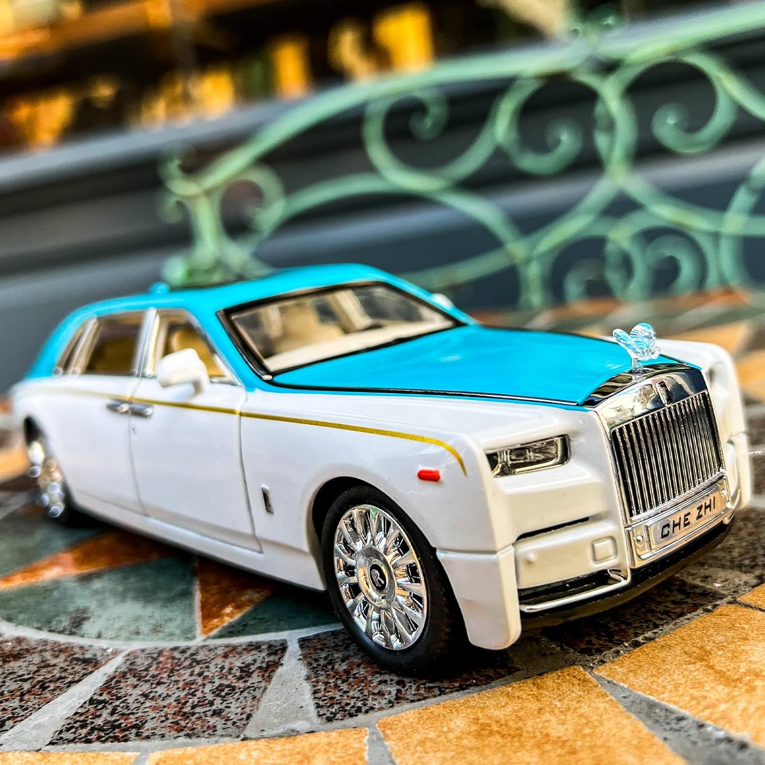 BDTCTK 1/24 Rolls-Royce Phantom Model Car,Zinc Alloy Pull Back Toy Diecast Toy Cars with Sound and Light for Kids Boy Girl Gift(Blue-White)